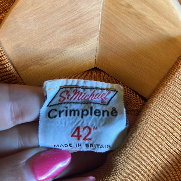 Mustard turtleneck size 42 inch made in England - Picture 3 of 3